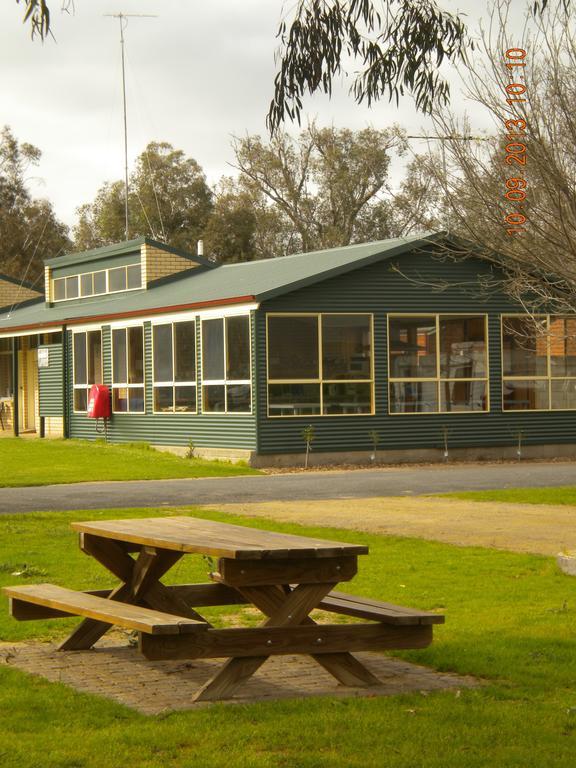 Holbrook Motor Village Exterior photo